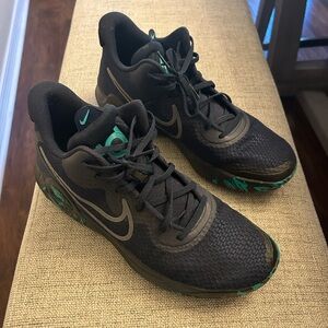 Nike Men's navy and teal renew basketball Shoes